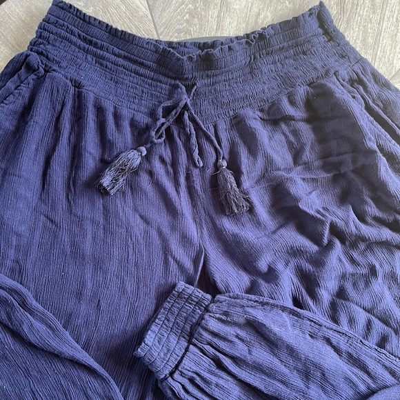Like New Aerie Beautiful Comfy L/G Stretchy Boutique Navy Blue Pants - Vacation - Picture 3 of 4